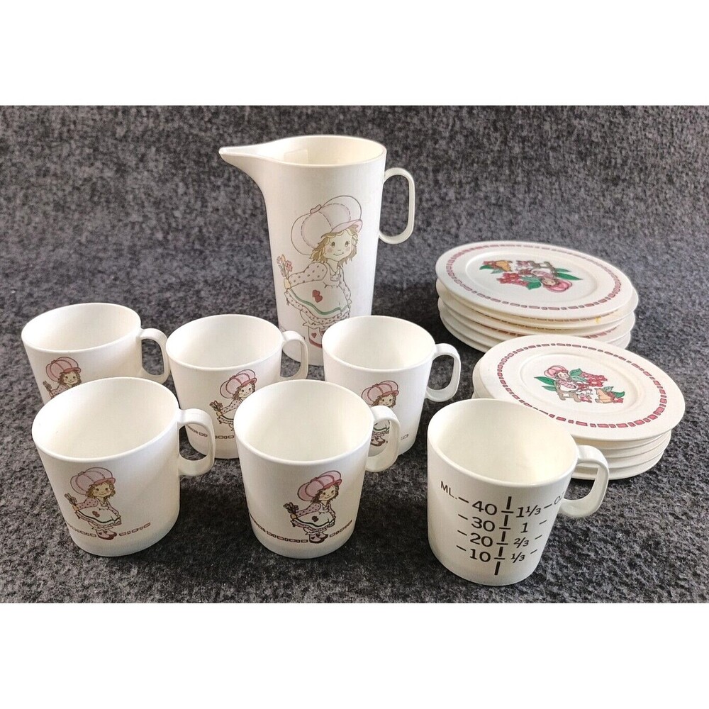 Vintage Strawberry Shortcake Chilton-Globe Kitchenware/ Tea Set- 18 Piece USA